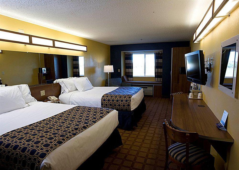 Quality Inn & Suites Watertown Fort Drum Calcium 客房 照片